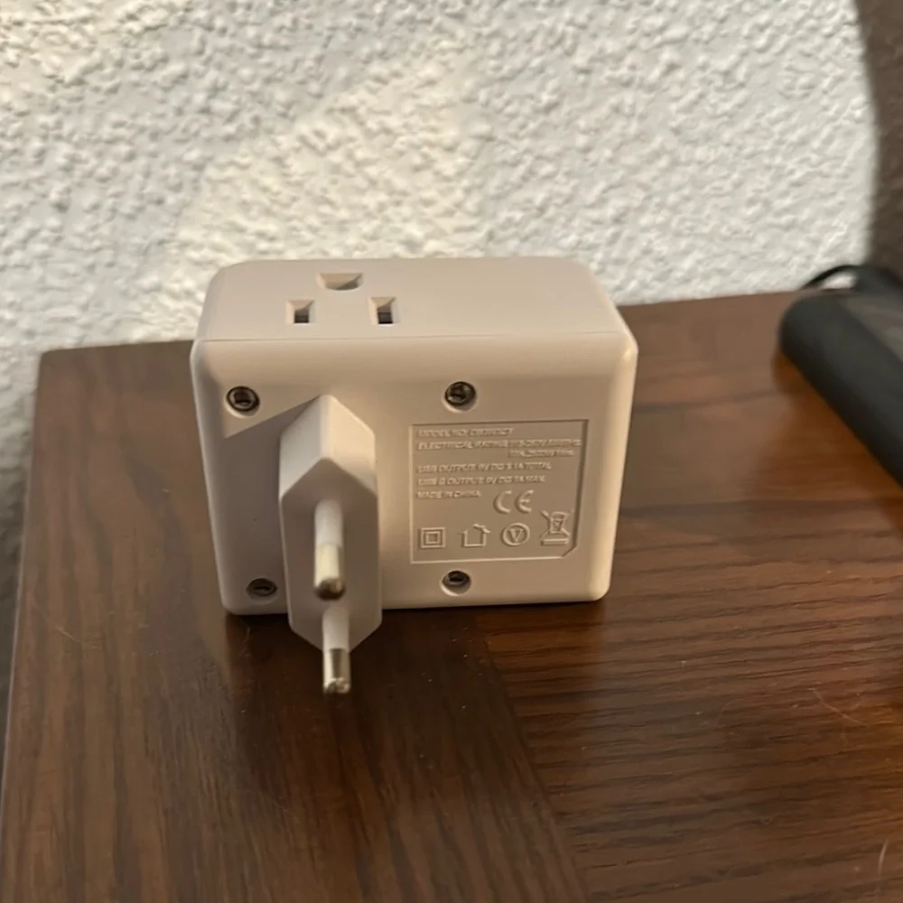 White Power Cube with USB Ports